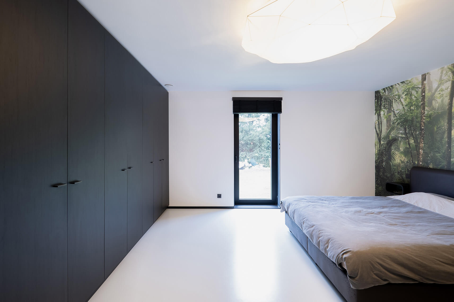 Zwarte dressing op maat van maatkasten online 