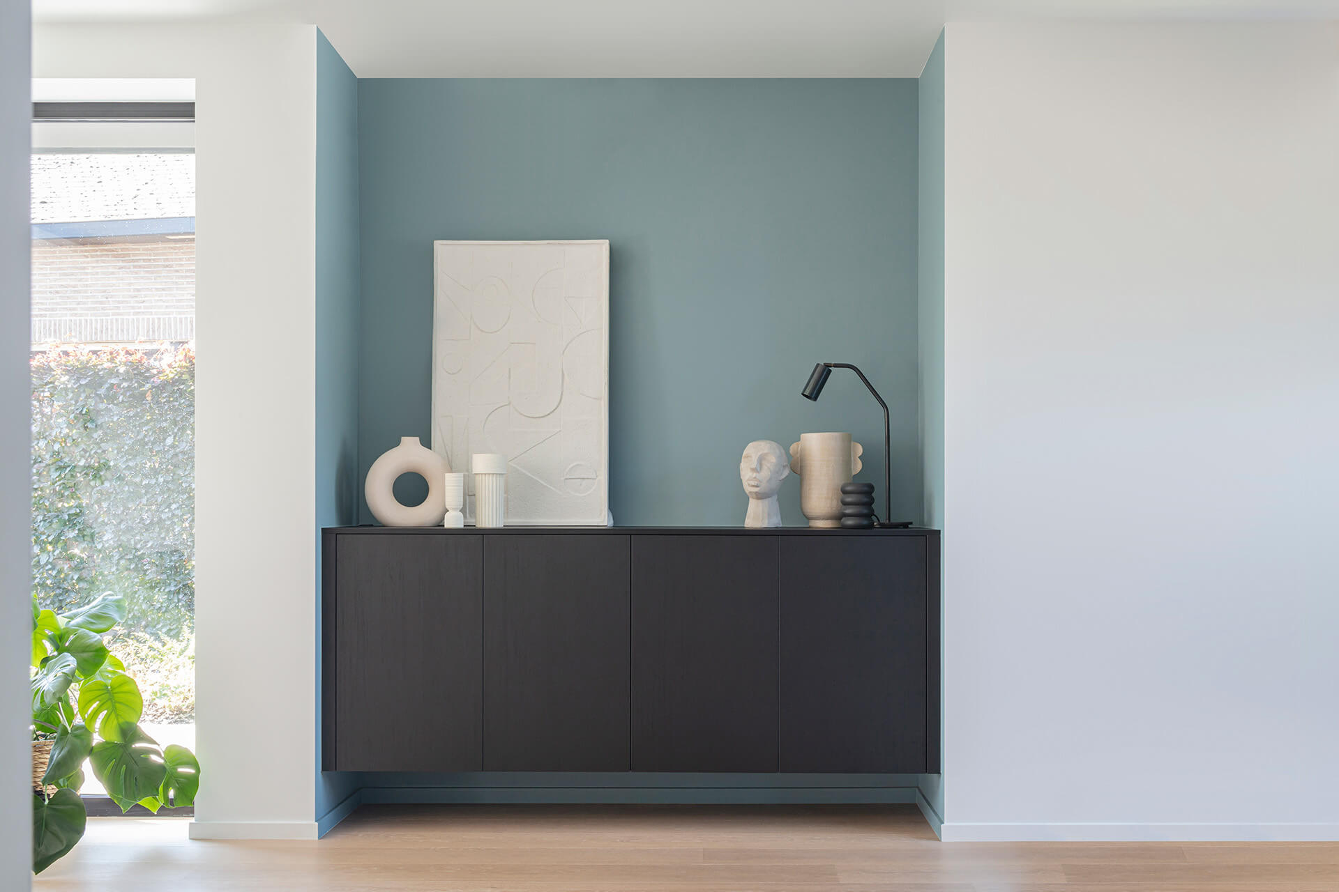 Zwevende commode op maat in de kleur Elegant Black van maatkastenonline
